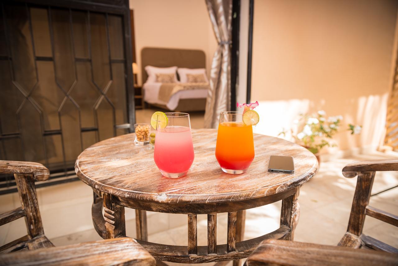 Villa Renaissance Ngor エクステリア 写真