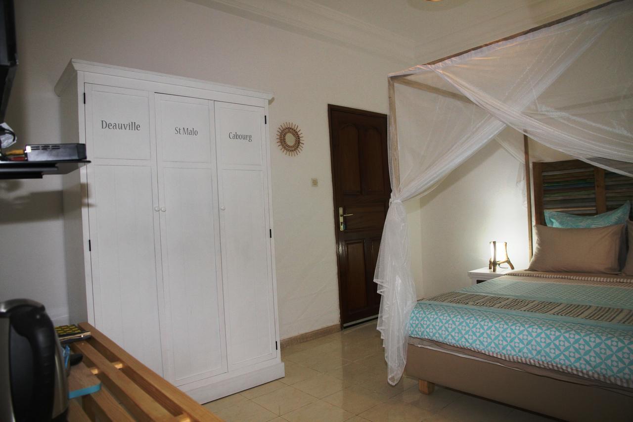 Villa Renaissance Ngor エクステリア 写真