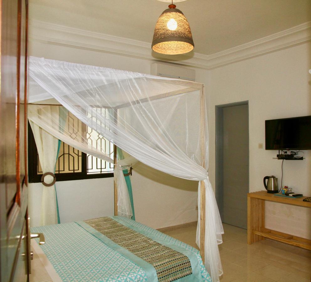 Villa Renaissance Ngor エクステリア 写真